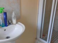 Main Bathroom - 4 square meters of property in Crystal Park