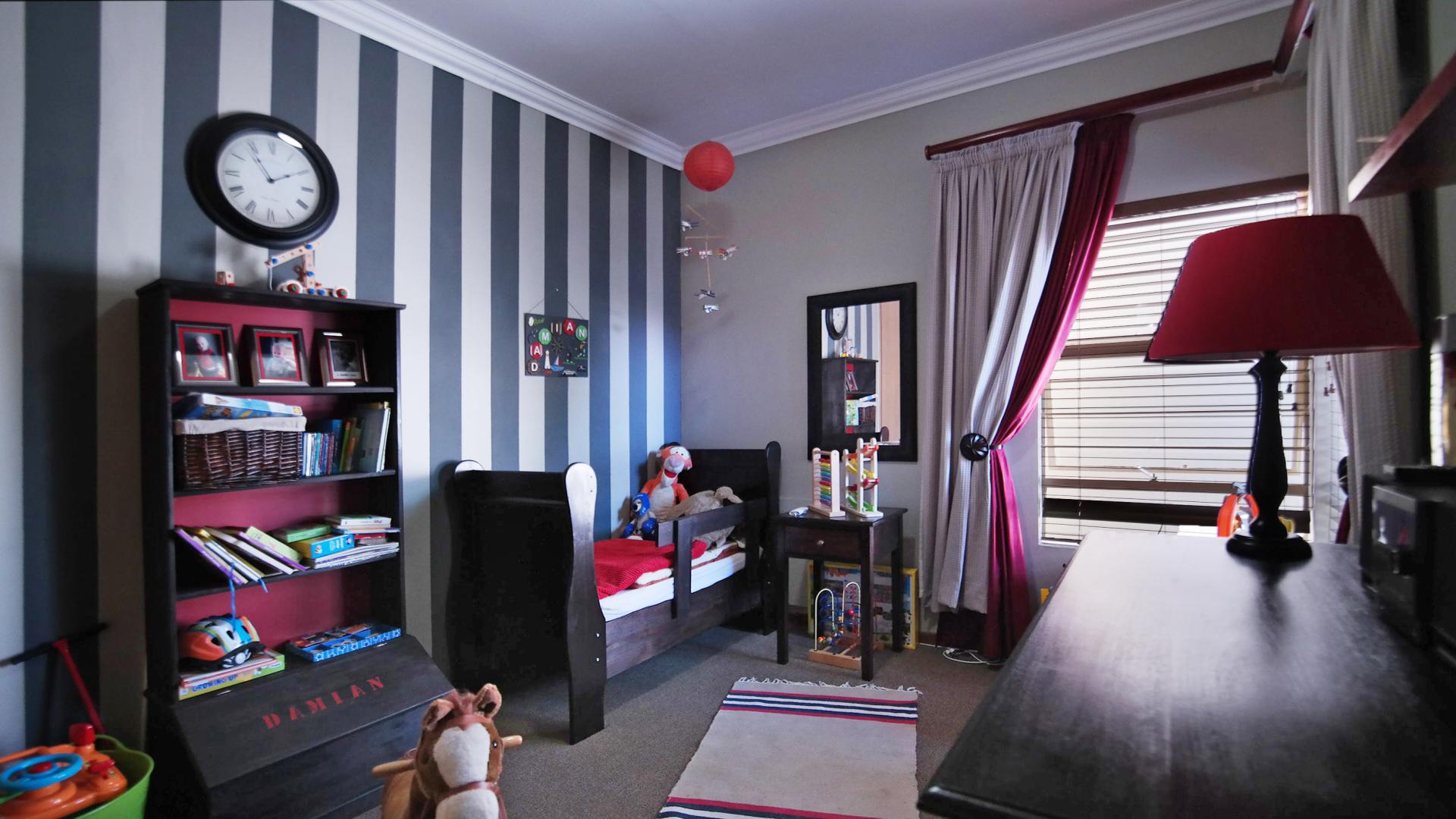 Bed Room 1 - 13 square meters of property in The Wilds Estate