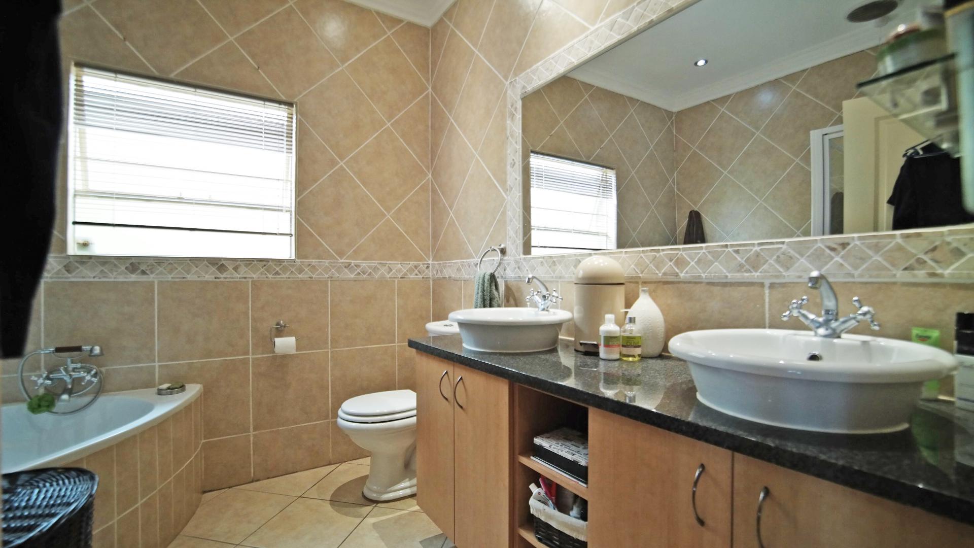 Main Bathroom - 8 square meters of property in The Wilds Estate