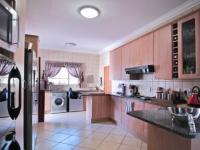 Kitchen - 18 square meters of property in The Wilds Estate