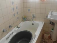 Bathroom 1 - 8 square meters of property in Crystal Park