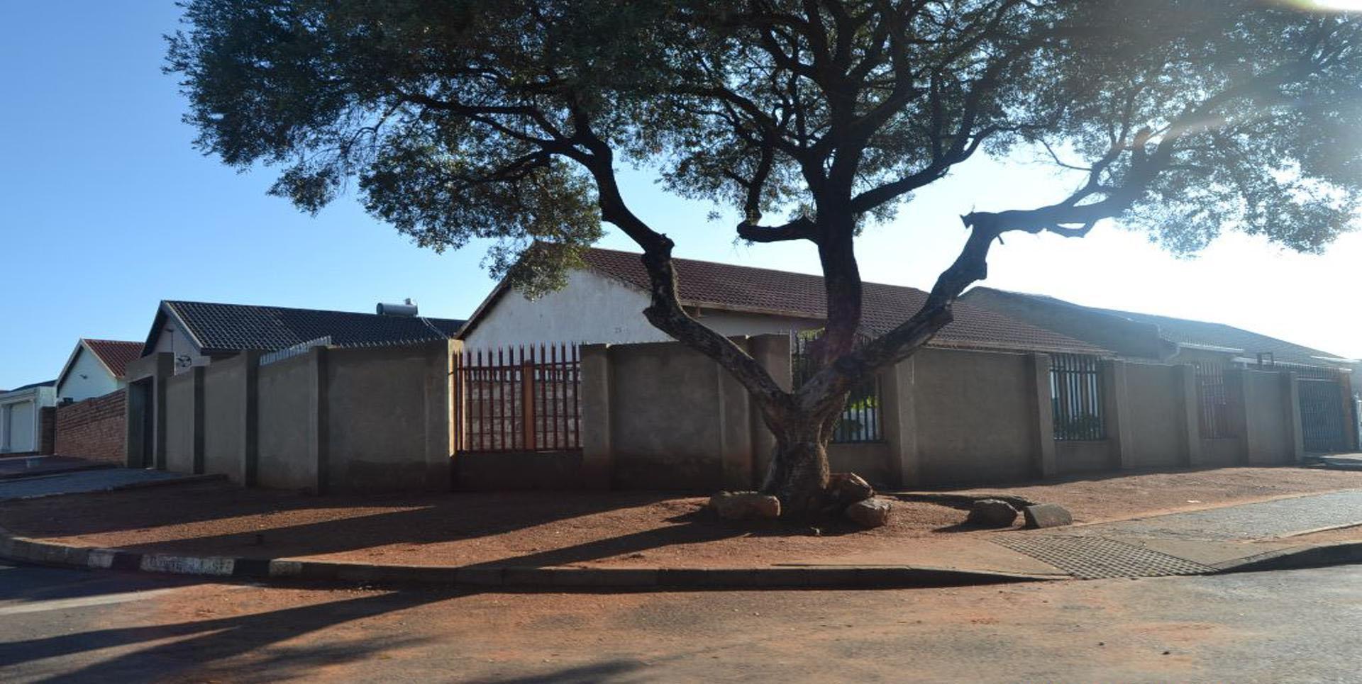 Front View of property in Eldorado Park AH