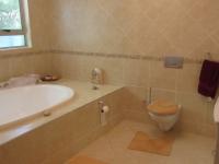 Main Bathroom - 13 square meters of property in Flamwood