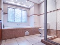 Bathroom 2 - 10 square meters of property in Boardwalk Manor Estate