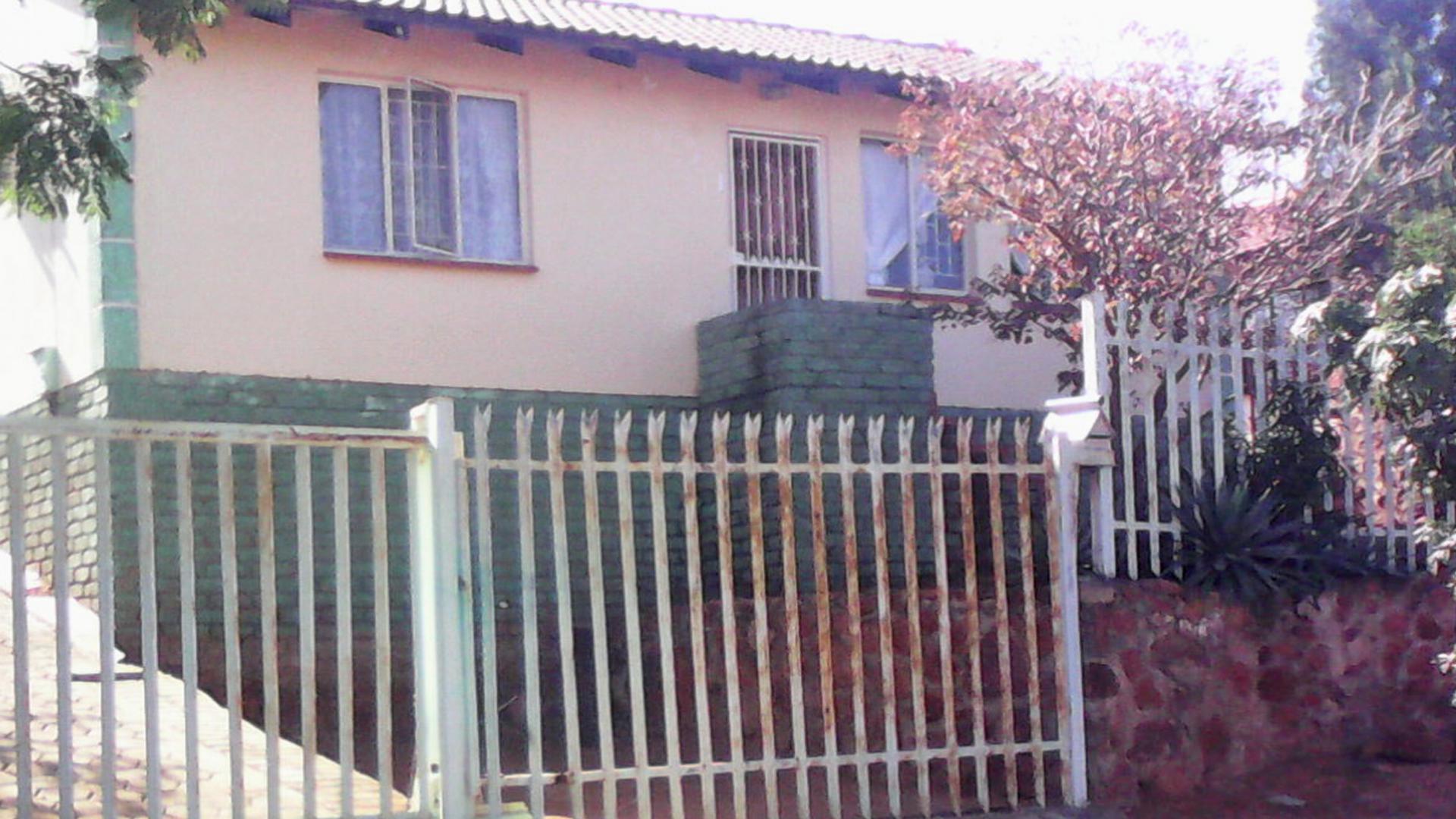 Front View of property in Soshanguve