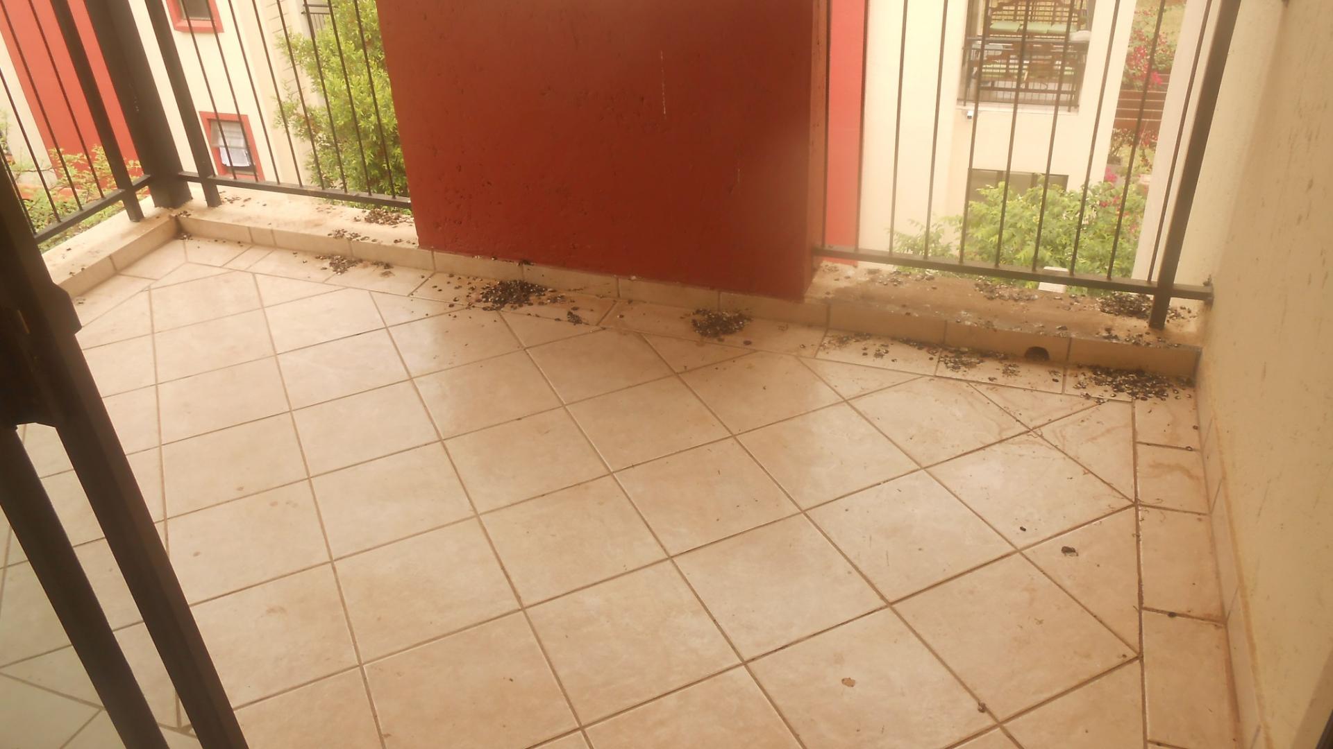 Balcony - 12 square meters of property in Silver Lakes Golf Estate