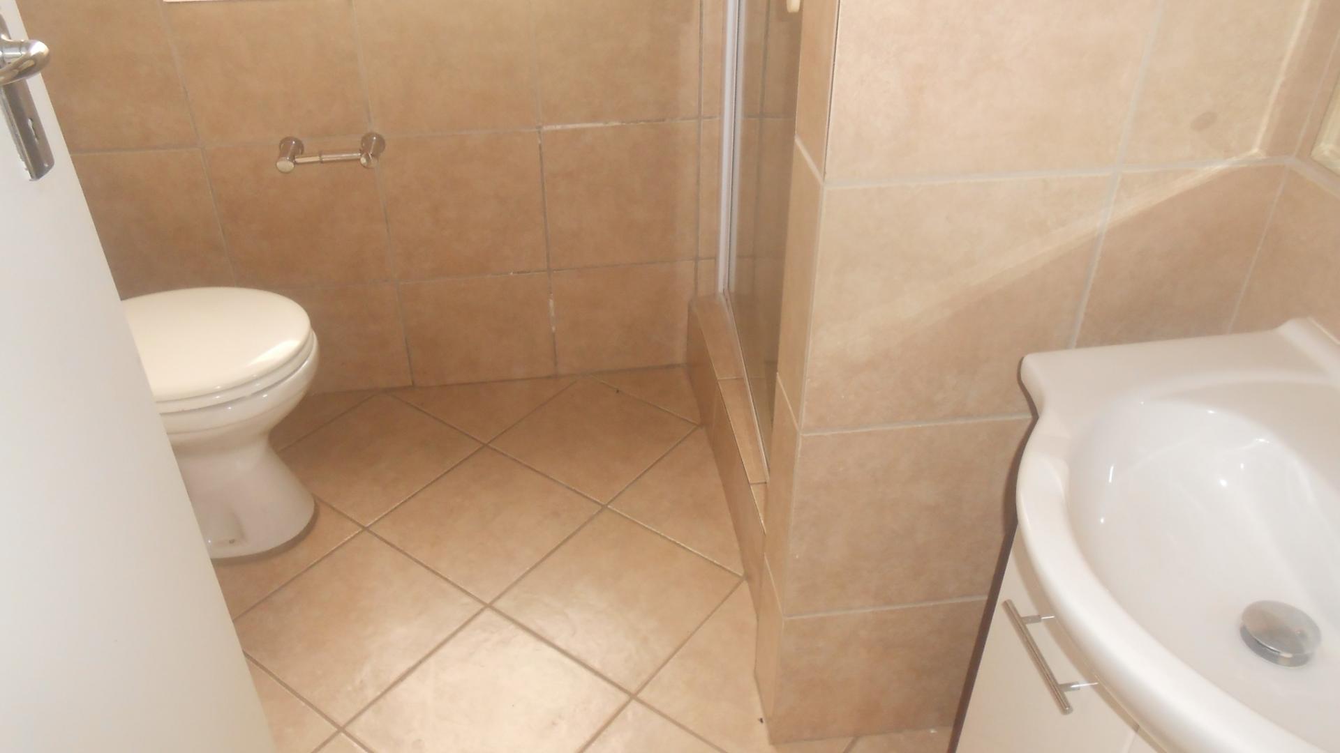 Main Bathroom - 9 square meters of property in Silver Lakes Golf Estate