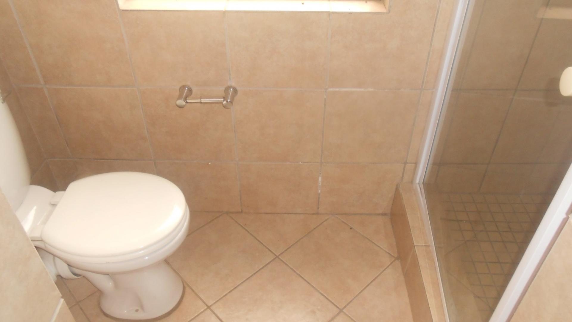 Main Bathroom - 9 square meters of property in Silver Lakes Golf Estate