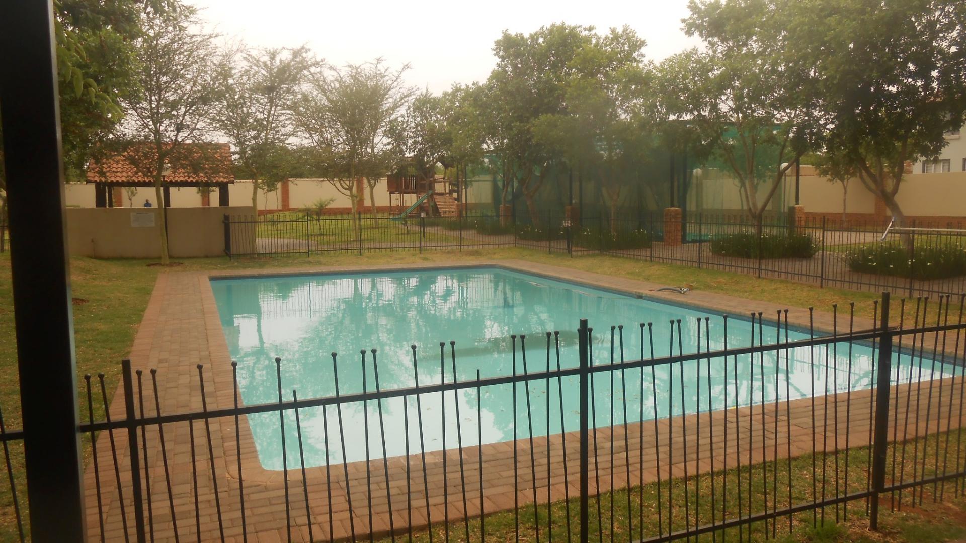 Entertainment of property in Silver Lakes Golf Estate