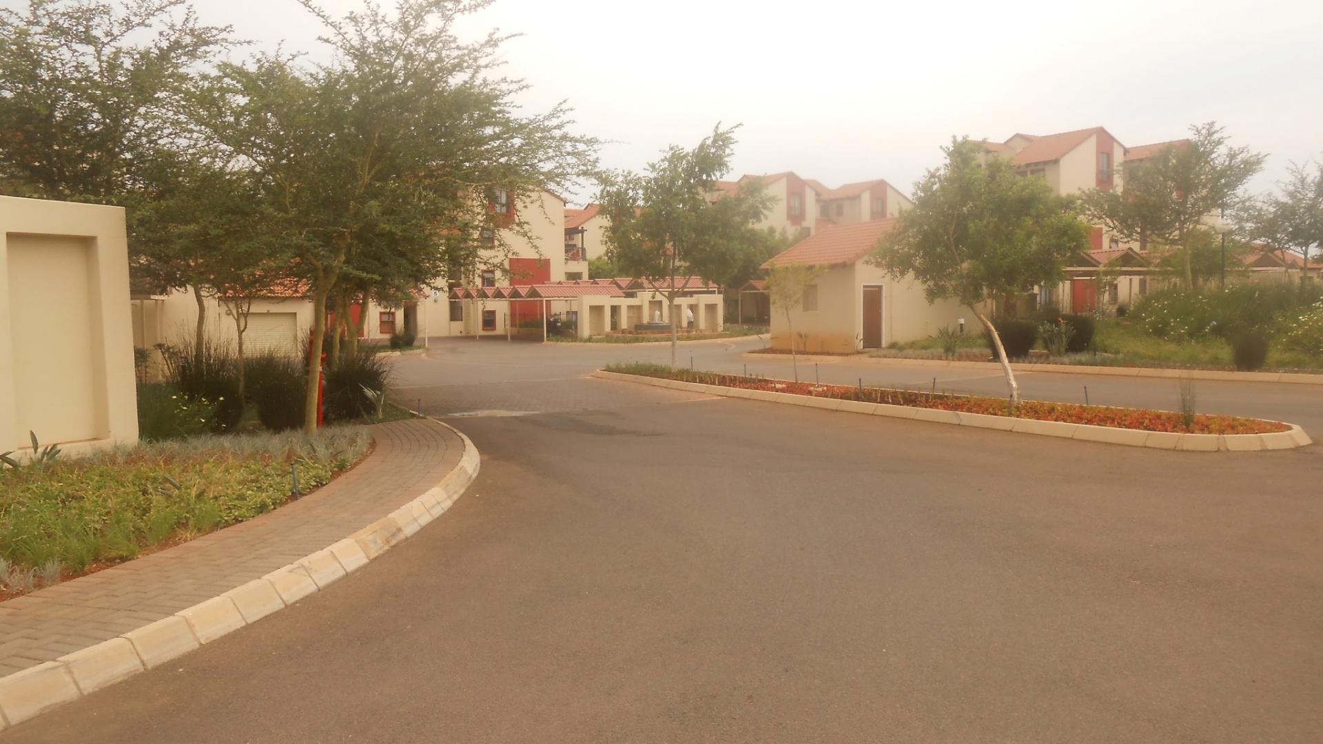 Front View of property in Silver Lakes Golf Estate