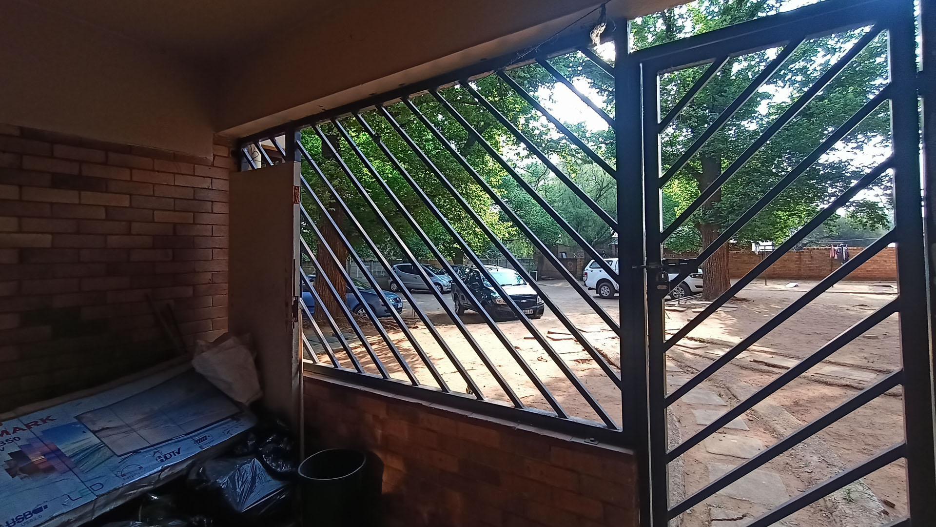 Patio - 7 square meters of property in Elandsheuwel