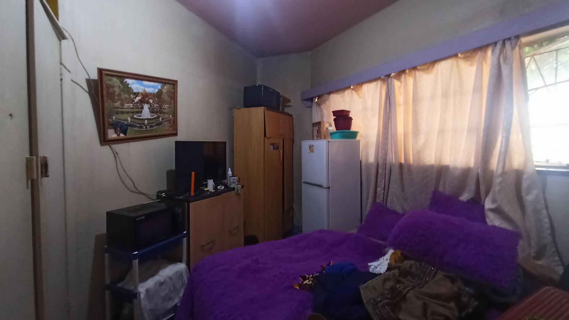 Bed Room 1 - 12 square meters of property in Elandsheuwel