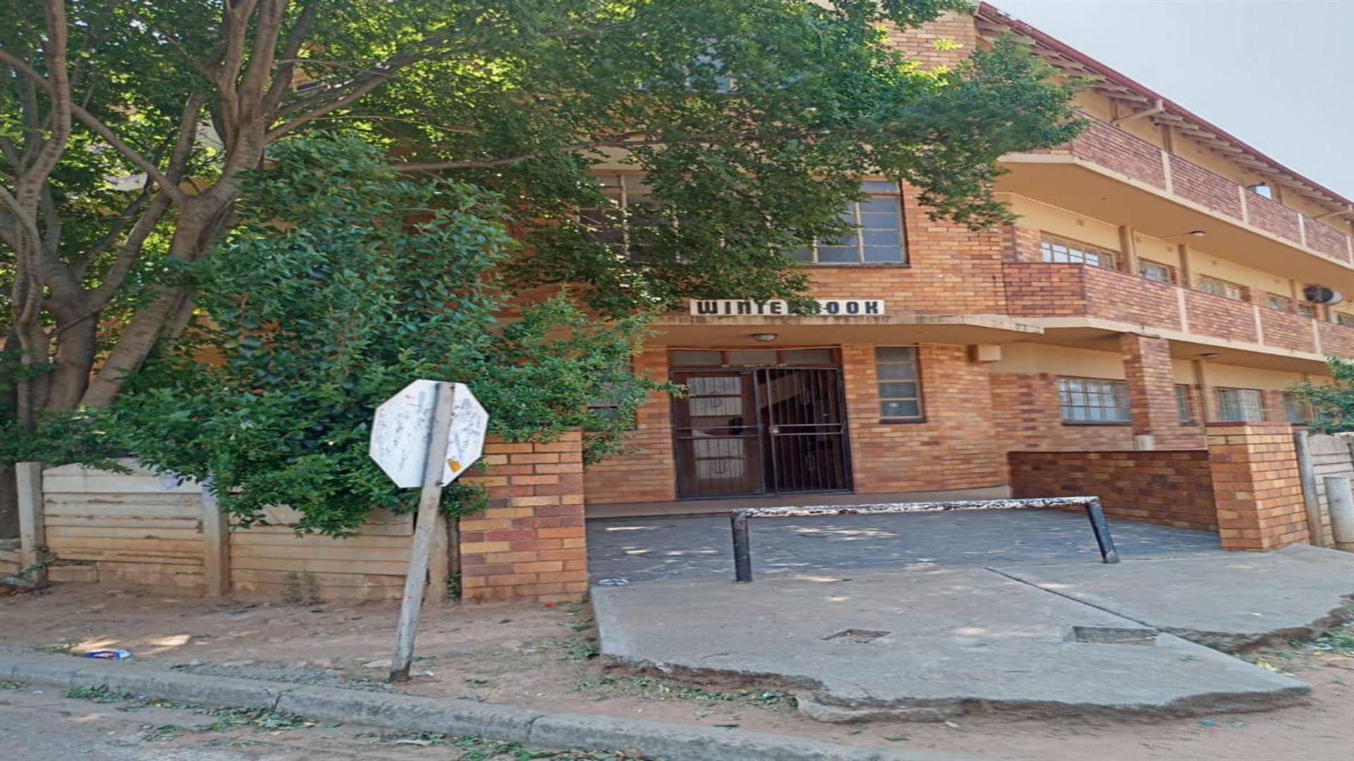 Front View of property in Elandsheuwel