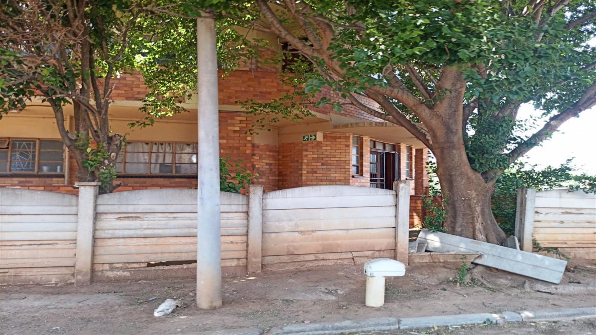 Front View of property in Elandsheuwel