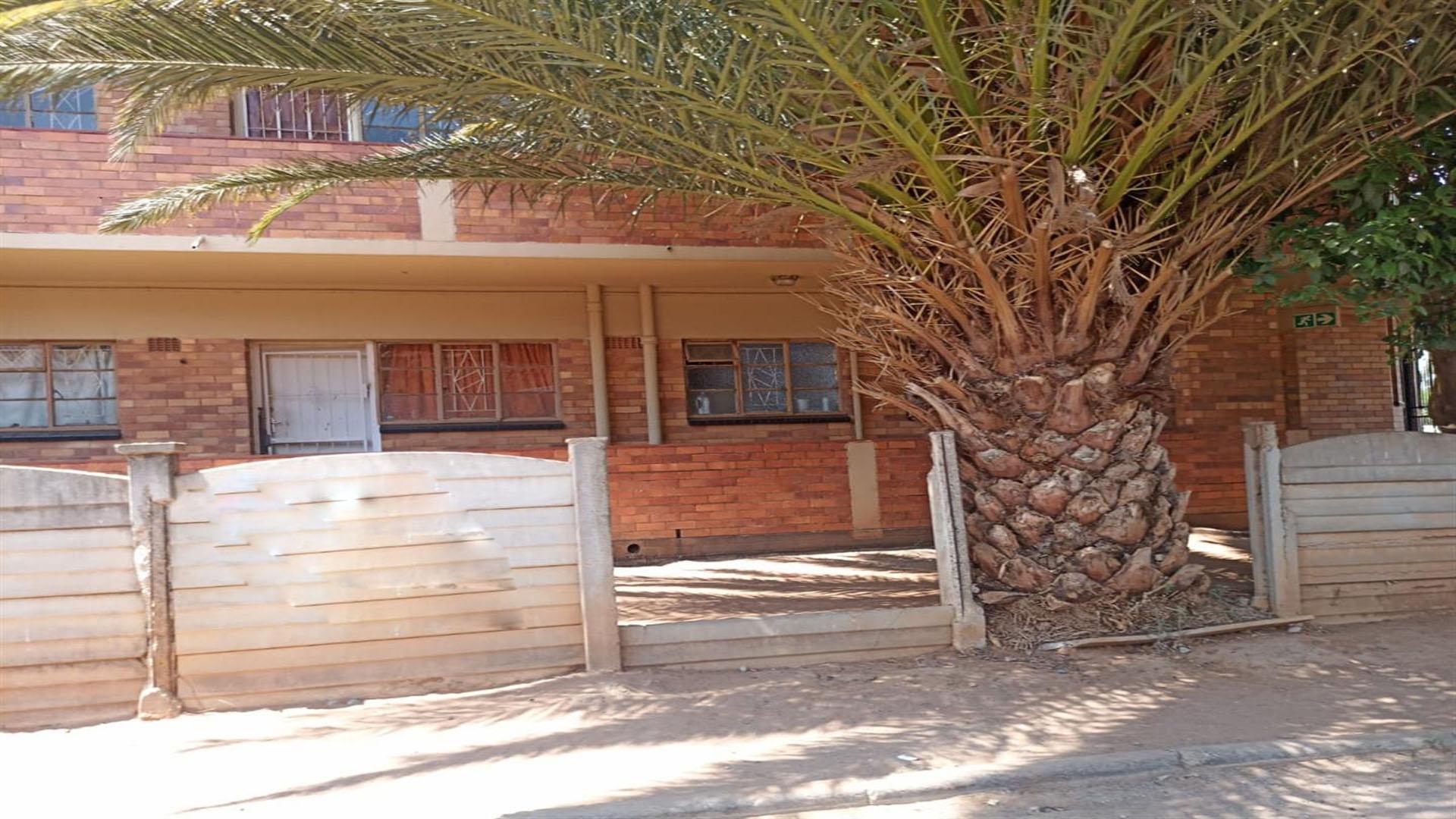 Front View of property in Elandsheuwel