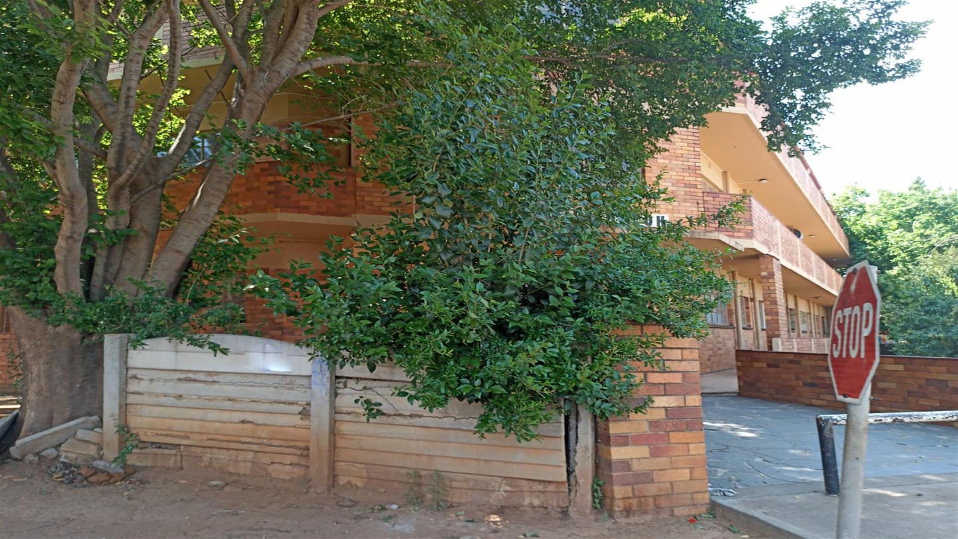 Front View of property in Elandsheuwel