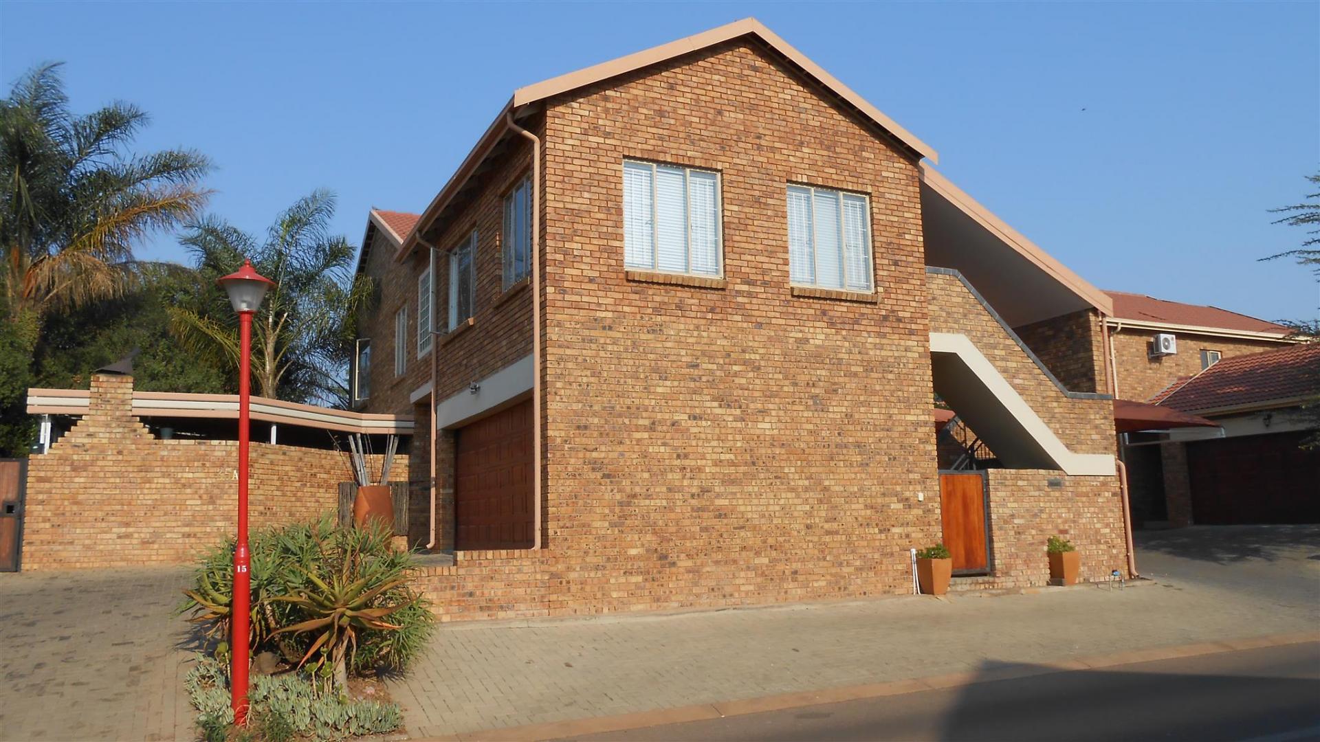 Front View of property in Rooihuiskraal North