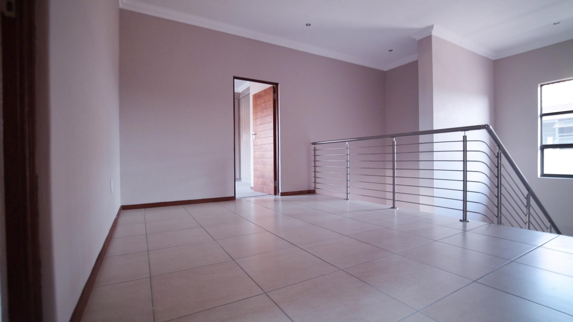 Spaces - 60 square meters of property in Six Fountains Estate