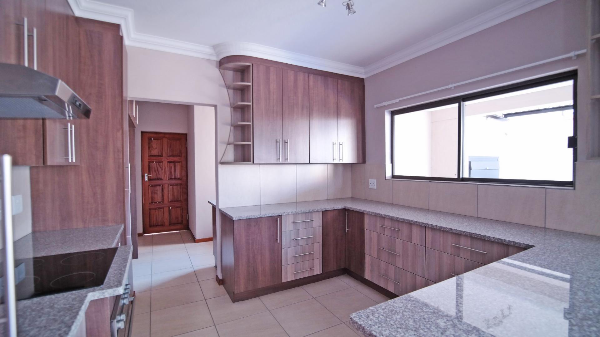 Kitchen - 14 square meters of property in Six Fountains Estate