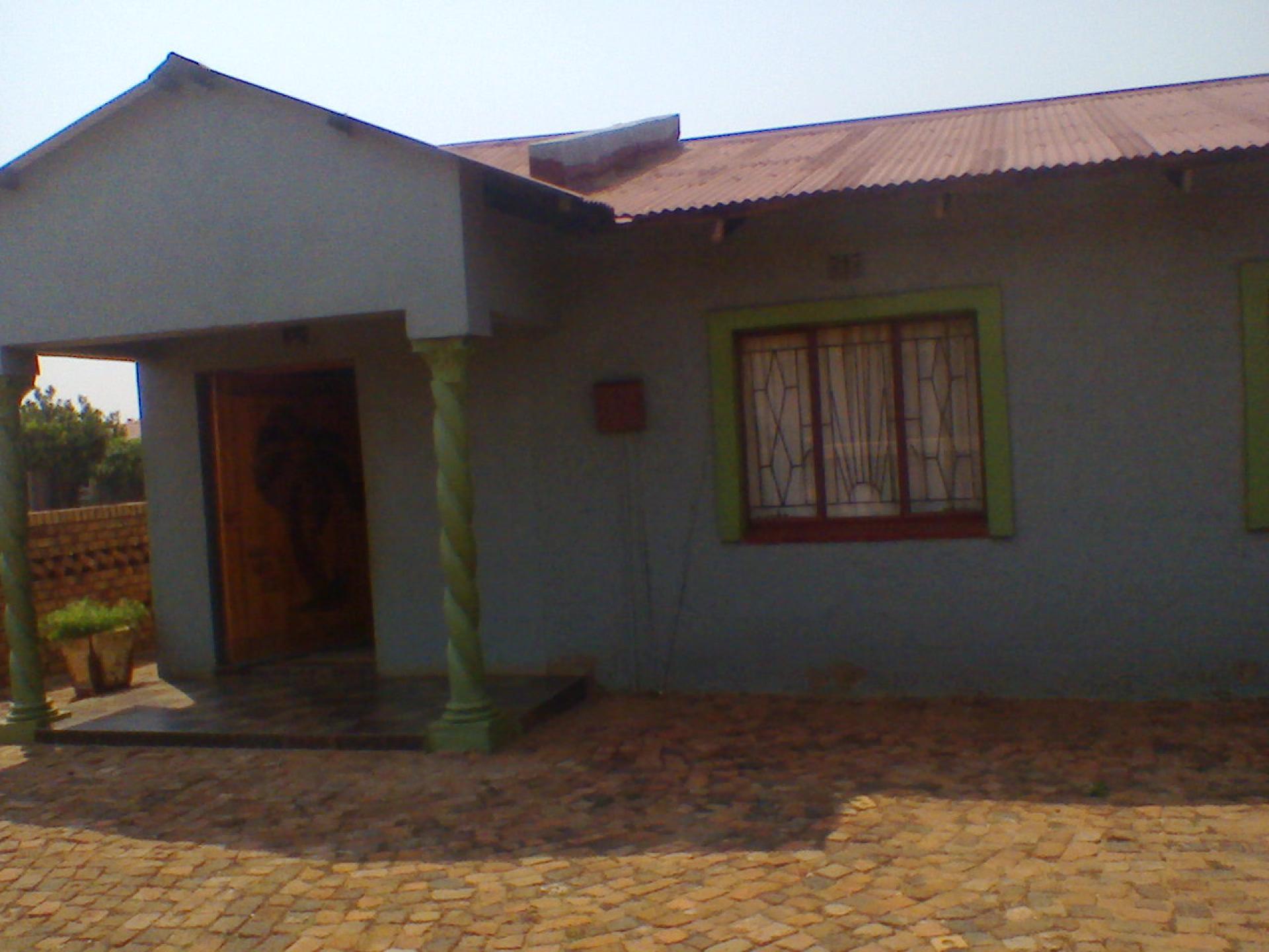 Front View of property in Lebowakgomo