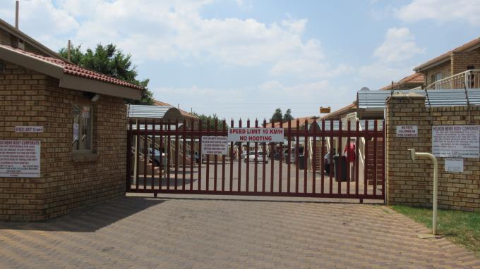 2 Bedroom Sectional Title for Sale For Sale in Helikon Park - Private Sale - MR135962