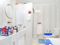 Main Bathroom - 7 square meters of property in Constantia Glen