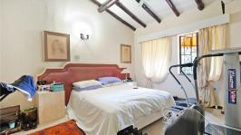 Main Bedroom - 23 square meters of property in Constantia Glen