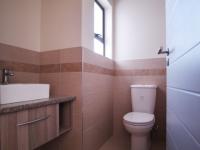 Guest Toilet - 3 square meters of property in Silverwoods Country Estate