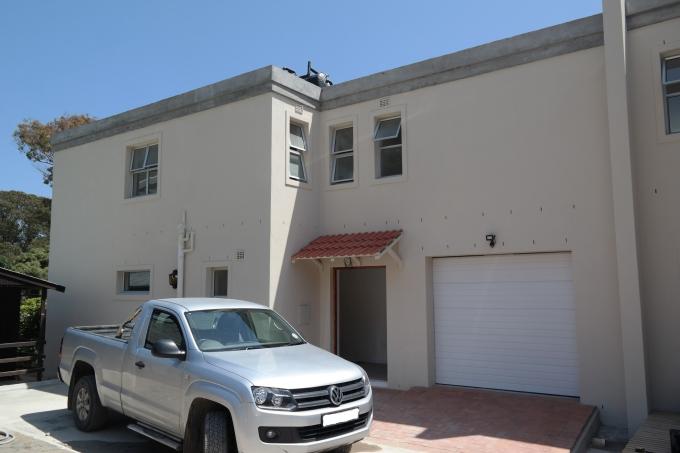 3 Bedroom House for Sale For Sale in Hout Bay   - Private Sale - MR136031