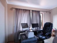 Bed Room 3 - 15 square meters of property in Woodhill Golf Estate