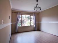 Bed Room 2 - 16 square meters of property in Woodhill Golf Estate