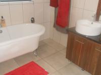 Bathroom 1 - 9 square meters of property in Midlands Estate