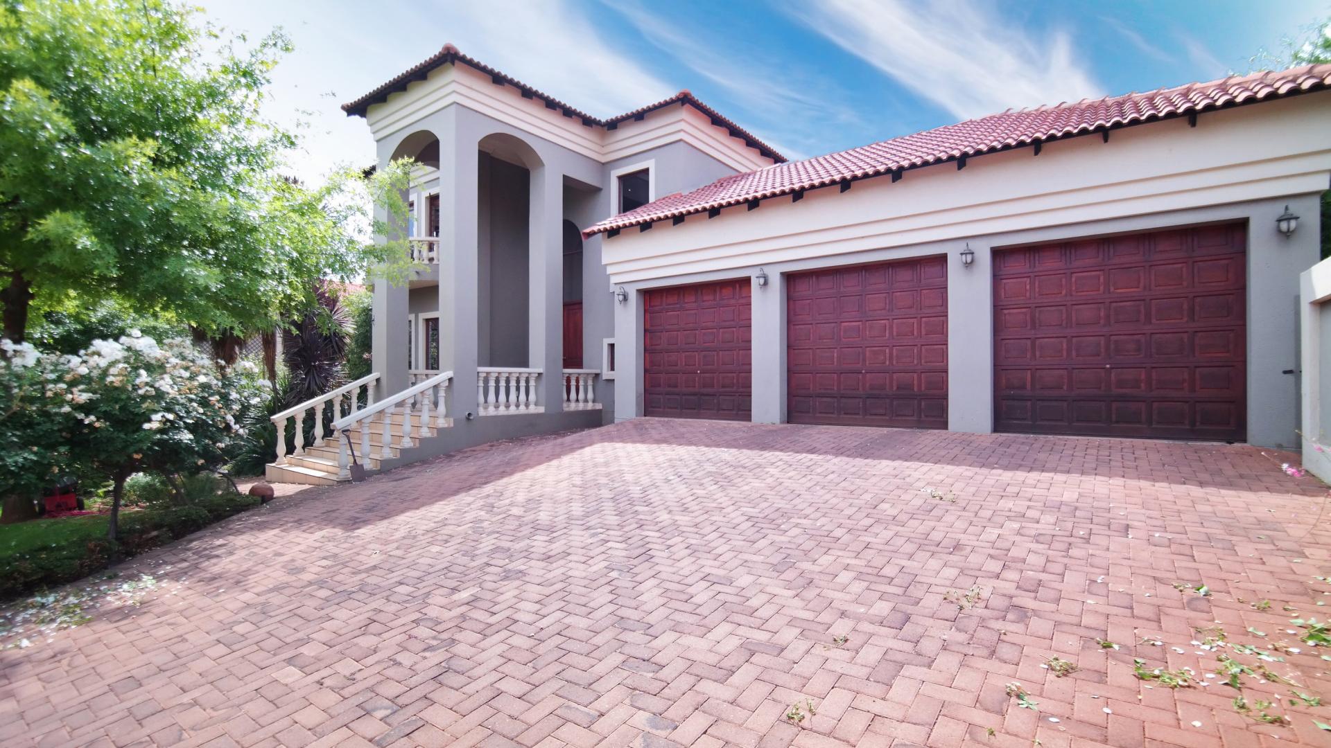 Front View of property in Boardwalk Manor Estate