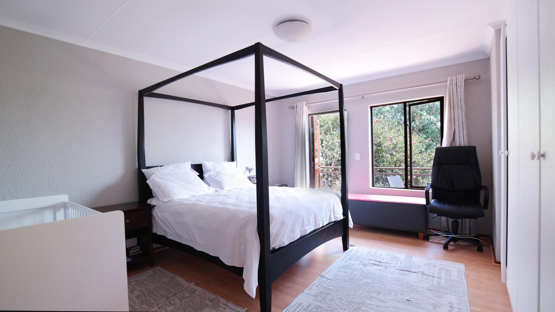 Bed Room 1 - 20 square meters of property in Woodhill Golf Estate