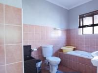 Bathroom 1 - 9 square meters of property in Woodhill Golf Estate