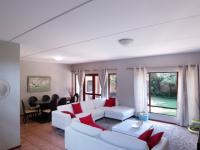 Lounges - 25 square meters of property in Woodhill Golf Estate