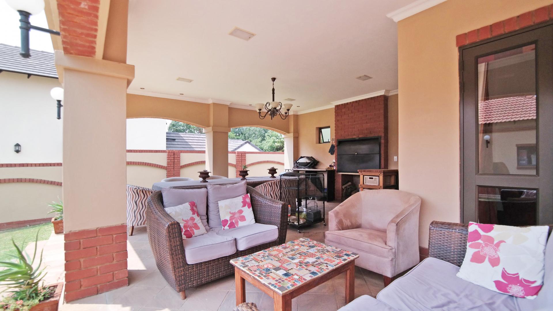 Patio - 44 square meters of property in Silver Lakes Golf Estate