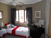 Bed Room 1 - 17 square meters of property in Margate
