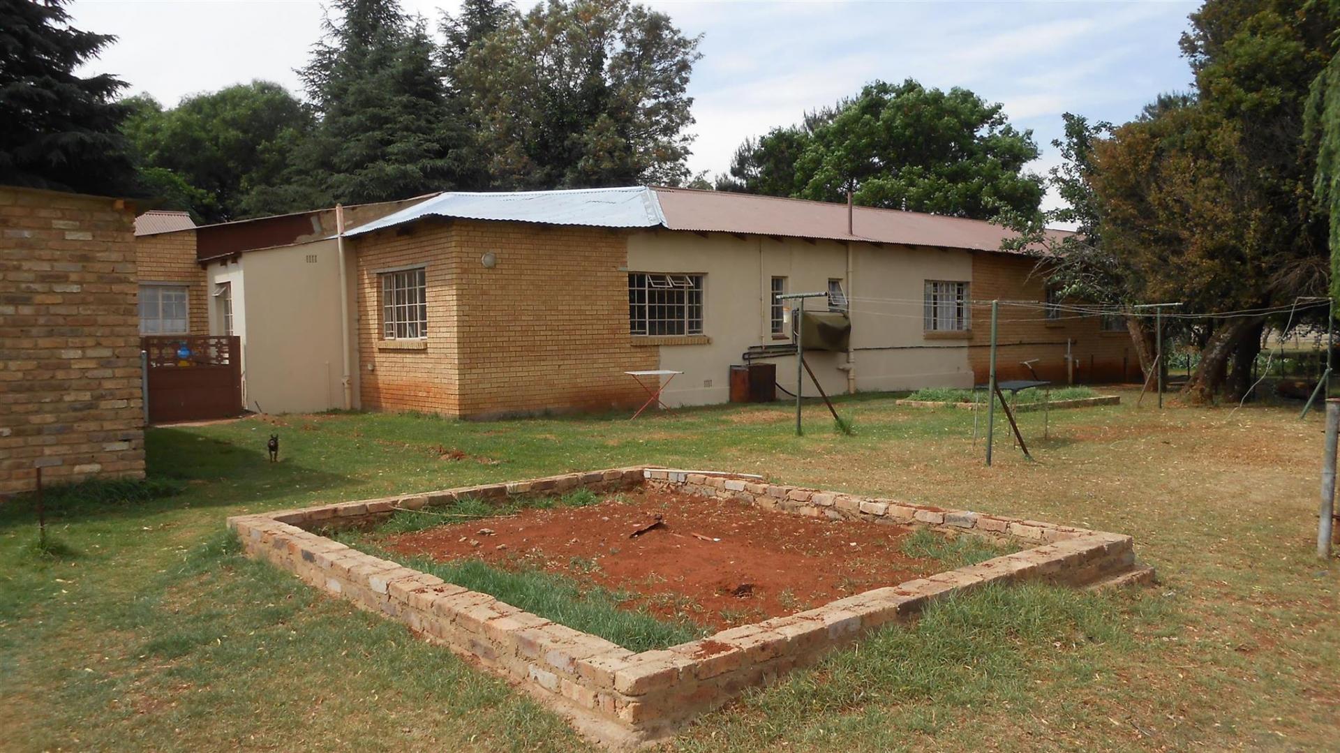 Backyard of property in Eloff