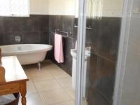 Bathroom 2 - 11 square meters of property in Rynfield