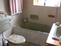 Bathroom 1 - 5 square meters of property in Glenmarais (Glen Marais)