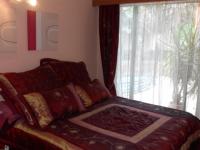 Bed Room 1 - 13 square meters of property in Glen Marais