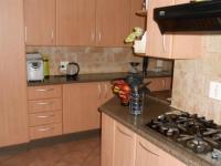 Kitchen - 26 square meters of property in Glenmarais (Glen Marais)