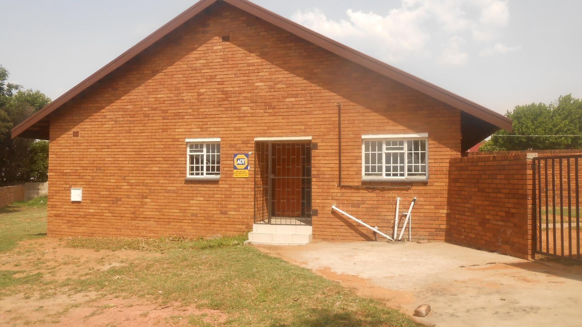 Front View of property in Emalahleni (Witbank) 