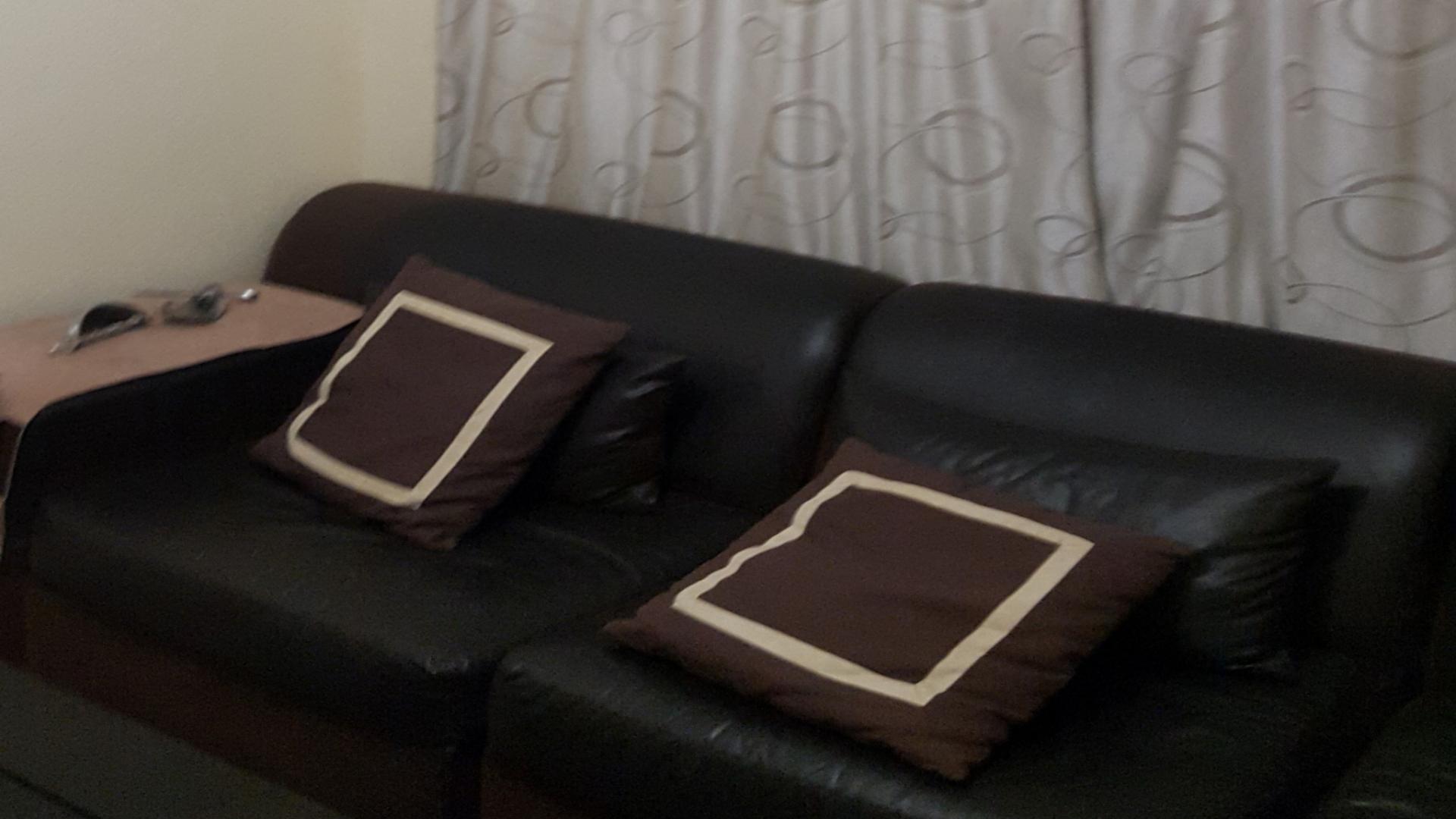 Lounges of property in Waldrift