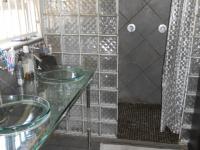 Main Bathroom - 9 square meters of property in Impala Park