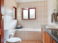 Bathroom 2 - 6 square meters of property in Silver Lakes Golf Estate