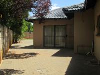 Garden of property in Westonaria