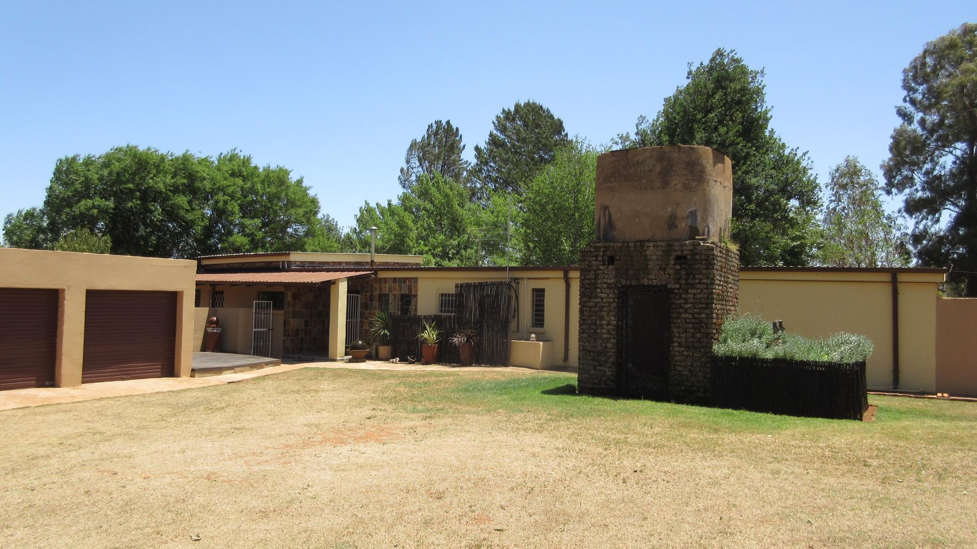 Front View of property in Magaliesburg