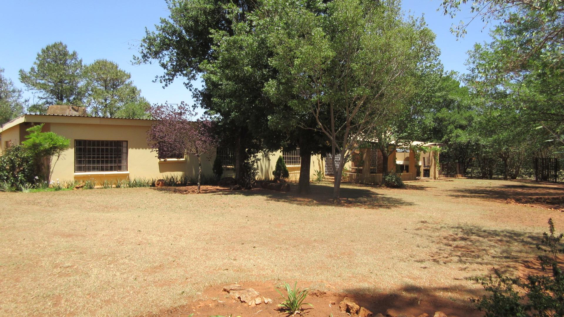 Front View of property in Magaliesburg